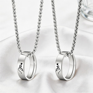 Collar de cadena de perlas con colgante de pareja de corazón, estilo viral de moda, ideal para suéter, venta al por mayor de fábrica - Product Image 1