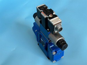 R900617676 4WRZE10E85-7X/6EG24N9ETK31/A1D3M วาล์วควบคุมทิศทางแบบสัดส่วน - Product Image 3