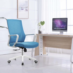 Silla de Oficina Ejecutiva Moderna de Tela Negra a Bajo Precio, Giratoria, Ajustable en Altura, Importada, Respaldo Medio, Muebles de Oficina de Fábrica - Product Image 1