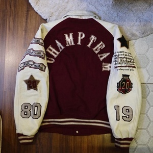 Chaqueta Deportiva Retro para Hombre con Múltiples Parches Bordados, Apta para el Estilo Retro Y2K y las Tendencias de Moda Urbana - Product Image 5