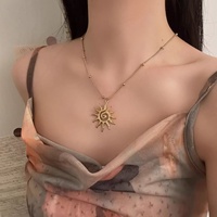 Collier Pendentif Soleil Spirale Europe Amérique pour Femme, Élégant et Minimaliste, en Alliage de Zinc, Perles Creuses, Plaqué Or
