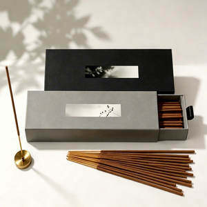 Bâtons d'encens aromatiques en bois de santal de style japonais moderne, emballage et taille personnalisés OEM, marque privée, parfum d'intérieur - Product Image 1
