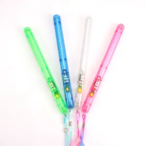 Venta caliente al por mayor niños luces luminosas espada juguetes cuerda transparente de colores fiesta LED Flash Stick para niños