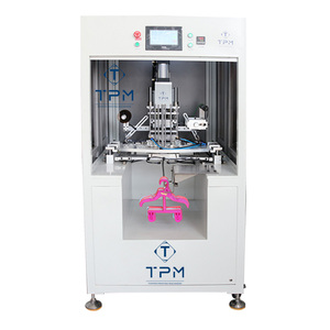 Impresora completamente automática de estampado en caliente de lámina de oro para perchas de plástico y madera - Product Image 2