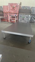Scène extérieure simple et mobile en aluminium pour événements, gradins et podiums de studio