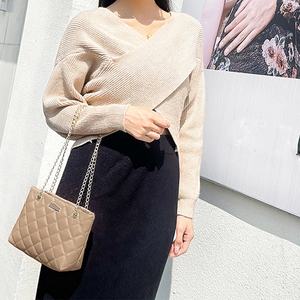 Bolso de Hombro Pequeño Acolchado y Bordado para Mujer, Estilo Casual y Elegante, Fácil de Combinar, con Cadena y Forro de Poliéster, Venta al Por Mayor - Product Image 4