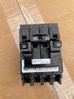 Nouveau et original Q23020CT2NC Quad 21P30 12P20 en stock dans l'entrepôt