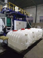 Machine de soufflage par extrusion automatique de bouteilles d'eau en plastique Huayu 2000L à 5 couches
