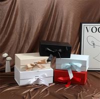 Vente en gros d'emballage de boîte-cadeau A4 personnalisé à fermeture magnétique profonde avec mousse grandes boîtes de papier cadeau en carton noir de luxe