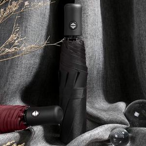 Parapluie classique durable à 8 baleines, pliant en trois, entièrement automatique, avec revêtement noir - Product Image 2