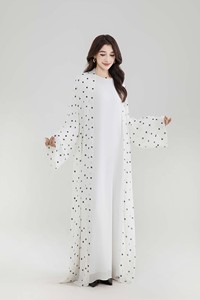 <span class=keywords><strong>Abaya</strong></span> <span class=keywords><strong>Kimono</strong></span> Fluide et Ample à Pois Transparente pour Femmes Musulmanes, Modèle Personnalisé avec Logo OEM, Design Fluide et Élégant - Product Image 3