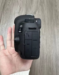 Appareil photo reflex numérique professionnel Canon 5D Mark IV d'occasion, idéal pour le streaming en direct - Product Image 4