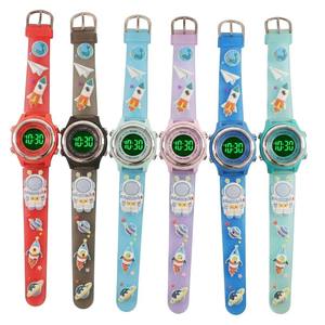 Montre électronique numérique colorée pour enfants, montre créative en PVC de dessin animé pour garçons et filles - Product Image 6