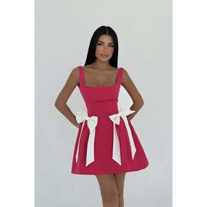 Robe de cocktail mini Nellie fuchsia avec détail nœud élégant - Product Image 3