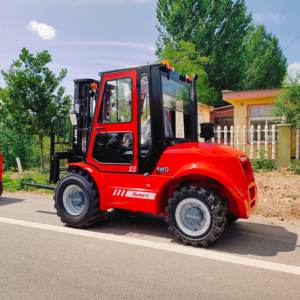 Precio de fábrica YangFT 4WD All Off-Road <span class=keywords><strong>Forklift</strong></span> 2.5ton Carretilla elevadora para terrenos difíciles con motor EPA EUR5 - Product Image 1