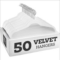 Lot de 50 cintres noirs minces de qualité supérieure, peu encombrants, antidérapants, en feutre floqué de velours robuste et durable pour le rangement dans le placard