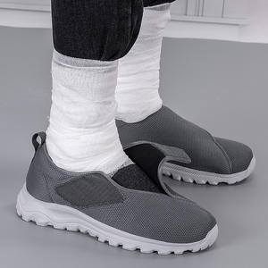 Venta al por Mayor de Fábrica a Precios Bajos, Zapatos Deportivos Transpirables Casuales para Hombre y Mujer, Zapatos Deportivos de Caña Baja, Color Sólido - Product Image 3