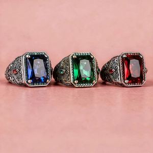 Retro Ethnischer Europäisch-Amerikanischer Stil Set mit Rot Grün Blau Diamant Herren Breiter Fingerring für Männer - Product Image 1