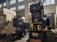 Presse pneumatique automatique CNC JH21 160T avec alimentateur servo de 300 mm, machine de poinçonnage de tôles métalliques