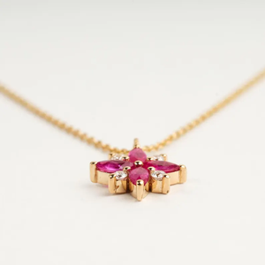 Collier Fleur de Rubis Intemporel Très Demandé en Or Massif, Pendentif Délicat, Bijoux Fins, Pierre de Naissance de Juillet, Collier de Mariée pour Femme - Product Image 5