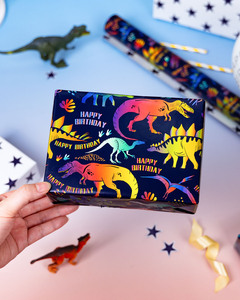 Papier cadeau brillant sur le thème des dinosaures de dessins animés, papier cadeau pour enfants, double face, personnalisable - Product Image 3