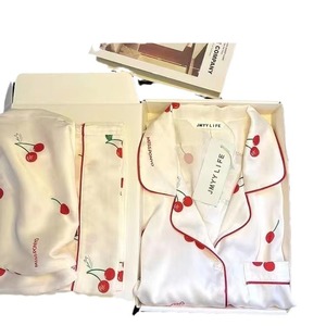 Pyjama en soie respirante à manches longues et coupe longue, motif petites cerises, style français haut de gamme, pour le printemps et l'automne, tenue d'intérieur, transfrontalier - Product Image 3