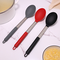 Cuillère à soupe en silicone avec long manche en acier inoxydable, résistante au lave-vaisselle, ustensile de cuisine antiadhésif pour soupe et agitation