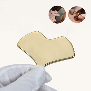 Ensemble de masseur gua sha en forme d'éventail de luxe avancé et léger beauté du visage lifting du visage outil de massage par <span class=keywords><strong>grattage</strong></span> en métal Gua sha <span class=keywords><strong>personnalisé</strong></span> - Product Image 5