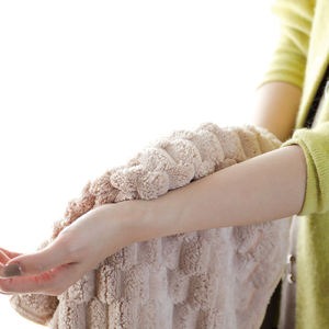 Toalla deportiva de microfibra de secado rápido con textura distintiva y rugosa para el cabello - Product Image 4