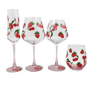 Juego de Vasos de Cristal Soplados a Mano SNW, Copas de Vino con Diseño Personalizado de Cerezas y Fresas Pintadas a Mano - Product Image 1