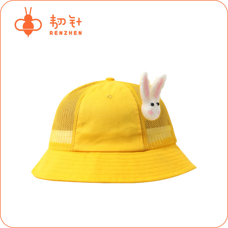 lapin à capuchon jaune