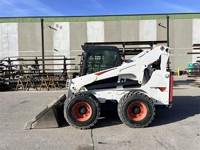 M-Serie 926kg Ladekapazität S550 Kompaktlader 2995kg Schaufel Gabel Bohrer Anbaugeräte