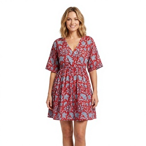 Robe d'été décontractée écologique en coton rouge à imprimé floral ethnique fait main, style bohème, coupe moulante, mini, col rond, imprimé numérique indien - Product Image 1