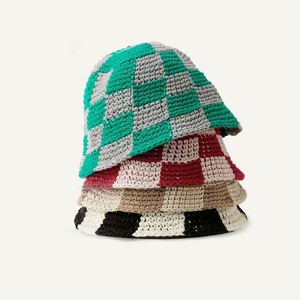 Chapeau Bob en Laine Tricotée à Carreaux avec Volants au Crochet – Offre Spéciale Usine - Product Image 2
