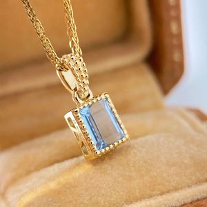 Pendentif personnalisé en pierre précieuse naturelle aigue-marine 0,6 ct en or 18 carats de la marque de bijoux de luxe Xinfly - Product Image 2