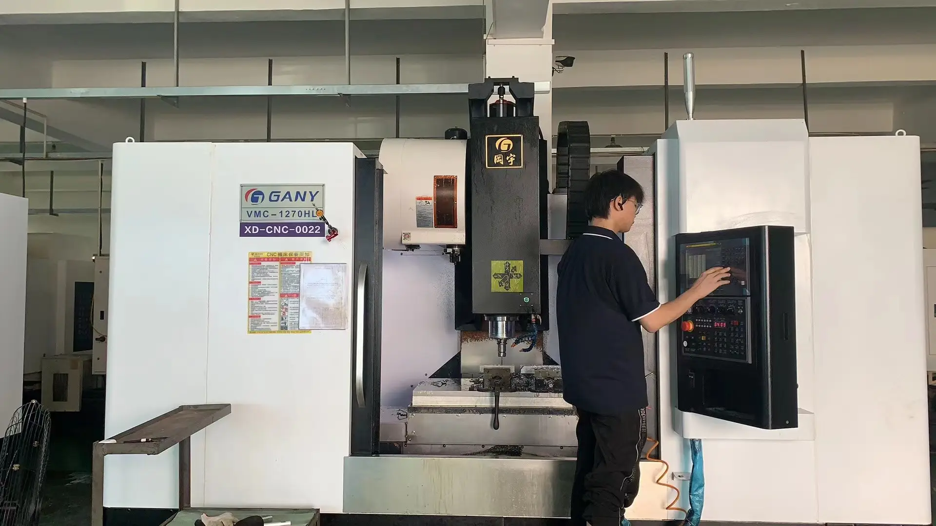 خدمات تصنيع وتصنيع المصانع وماكينة الطحن المخصصة CNC مع أجزاء ألومنيوم للدراجات والعجلات من الألومنيوم 7075