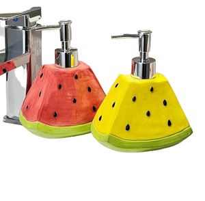 Dispenser di Sapone per <span class=keywords><strong>Bagno</strong></span> a Forma di Anguria - Contenitore in Ceramica per Lozione Liquida per Doccia - Product Image 5