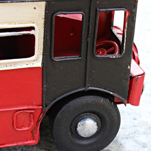 Nouveau modèle <span class=keywords><strong>de</strong></span> bus britannique à deux étages rétro vintage en étain fait main, ornement, accessoire <span class=keywords><strong>de</strong></span> photographie pour <span class=keywords><strong>comptoir</strong></span> <span class=keywords><strong>de</strong></span> bar, cadeau - Product Image 5