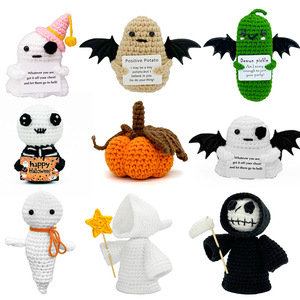 Décoration de table artisanale en crochet pour Halloween : fantôme, aile de chauve-souris, citrouille, grim Reaper – Cadeau - Product Image 1