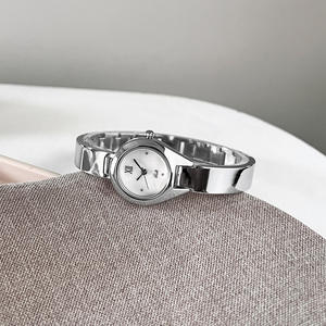 นาฬิกาควอตซ์ของผู้หญิงโซ่ไข่มุกนาฬิกาเปลือกหอยมุกชุดเพชรหรูหรานาฬิกาผู้หญิงสไตล์จีน - Product Image 2