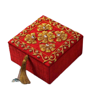 Joyero Zari que brilla con misterio y elegancia para decoraciones del hogar en cumpleaños, aniversarios, festivales de Diwali - Product Image 1