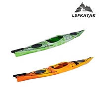 Chine usine en gros personnalisé meilleur kayak de mer simple vente en gros Sit-in Design pour une utilisation par une personne en manque et rivière et mer 4.2M