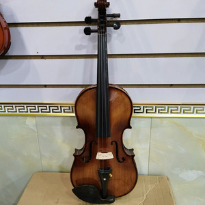 Violon chinois artisanal populaire Master Painting Yashi avec table en épicéa et fond/côtés en érable pour débutant au meilleur prix - Product Image 2