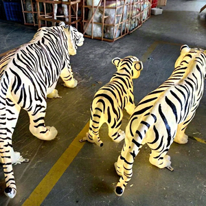 Figura Decorativa de Tigre de Fibra de Vidrio IP65 con Luz LED para Exteriores, Ideal para Navidad, Festivales y Decoración de Jardines - Product Image 1