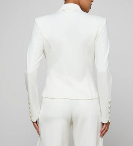 Blazer elegante blanco de doble botonadura para mujer, corte entallado con solapa con muescas y botones decorativos. - Product Image 3