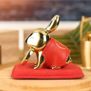 Funda de Cuero Creativa con Diseño de Conejo del Año Nuevo, Cubierta Protectora Simple y Bonita con Diseño del Conejo del Zodiaco, Decoración Dorada para Tienda 2023 - Product Image 1