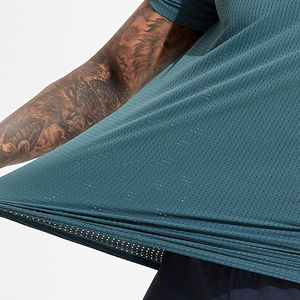 Camiseta Deportiva de Manga Corta para Hombre, de Malla Transpirable, de Secado Rápido, Ajustada, Lisa, con Estampado Personalizado OEM, 88% Nailon, 12% Elastano - Product Image 3