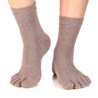 Vente en gros Chaussettes de randonnée en laine mérinos de haute qualité unisexes avec 5 orteils Logo personnalisé sur les poignets et le bas