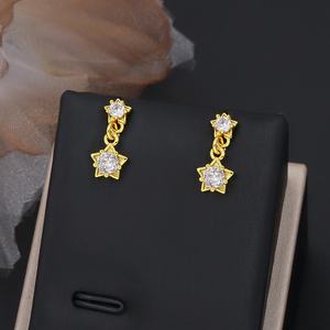 Pendientes de tuerca JXX Fashion con baño de oro de 24K, diseño de estrella y flor, modernos, de latón con circonitas en forma de corazón, para regalo de fiesta para mujer - Product Image 3