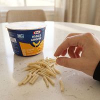 Nouilles instantanées Fusilli en gros, prêtes à consommer en 2 minutes via micro-ondes/eau froide, sans gluten, faibles en gras, emballage en sachet ODM